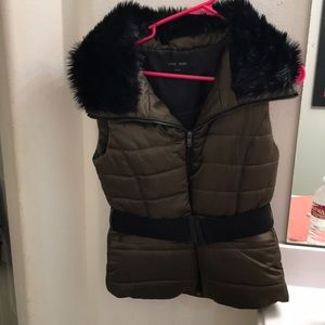 Olive green winter vest w/ faux fur size S